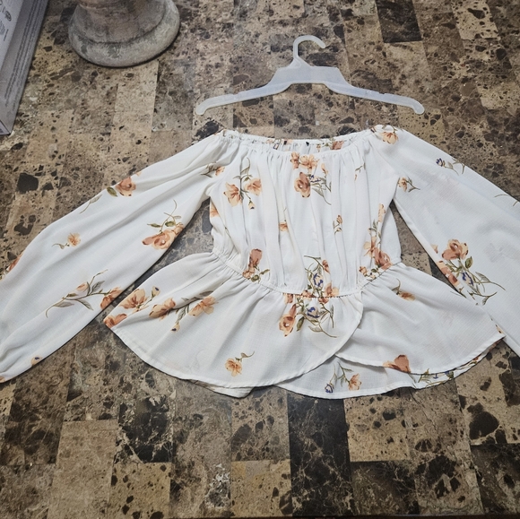 Peplum Ruffle top - Picture 2 of 2